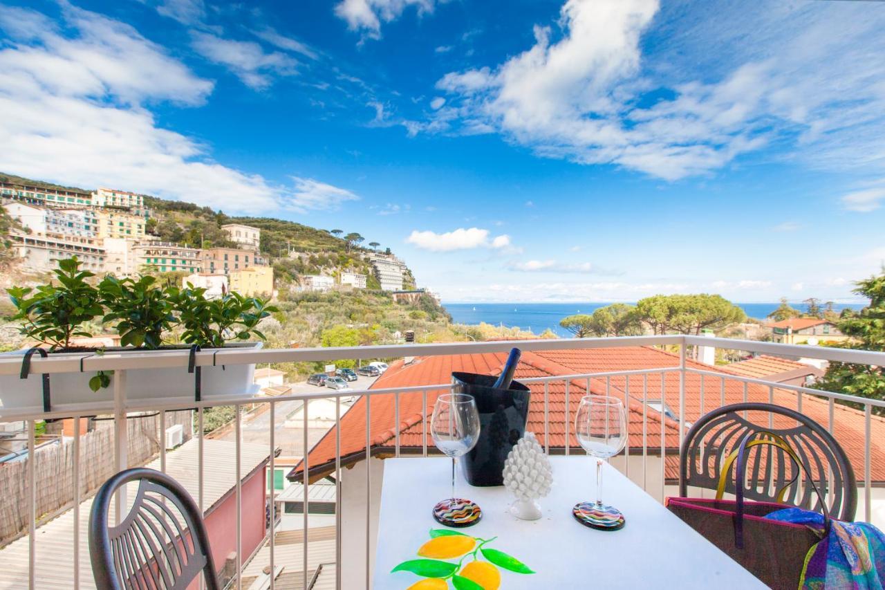 Sorrentovibes - Luxury Home Sea View & Jacuzzi In Sorrento Centre Екстер'єр фото