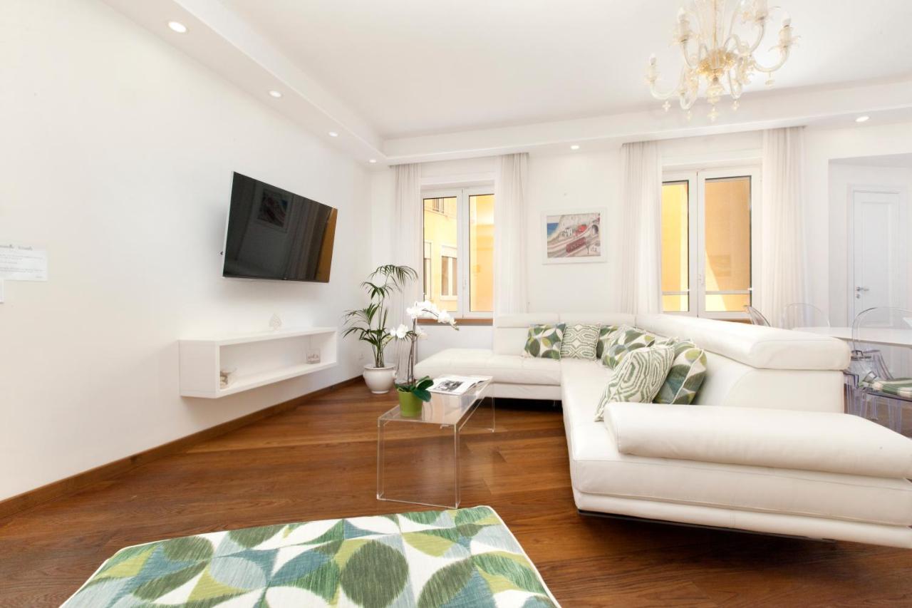 Sorrentovibes - Luxury Home Sea View & Jacuzzi In Sorrento Centre Екстер'єр фото