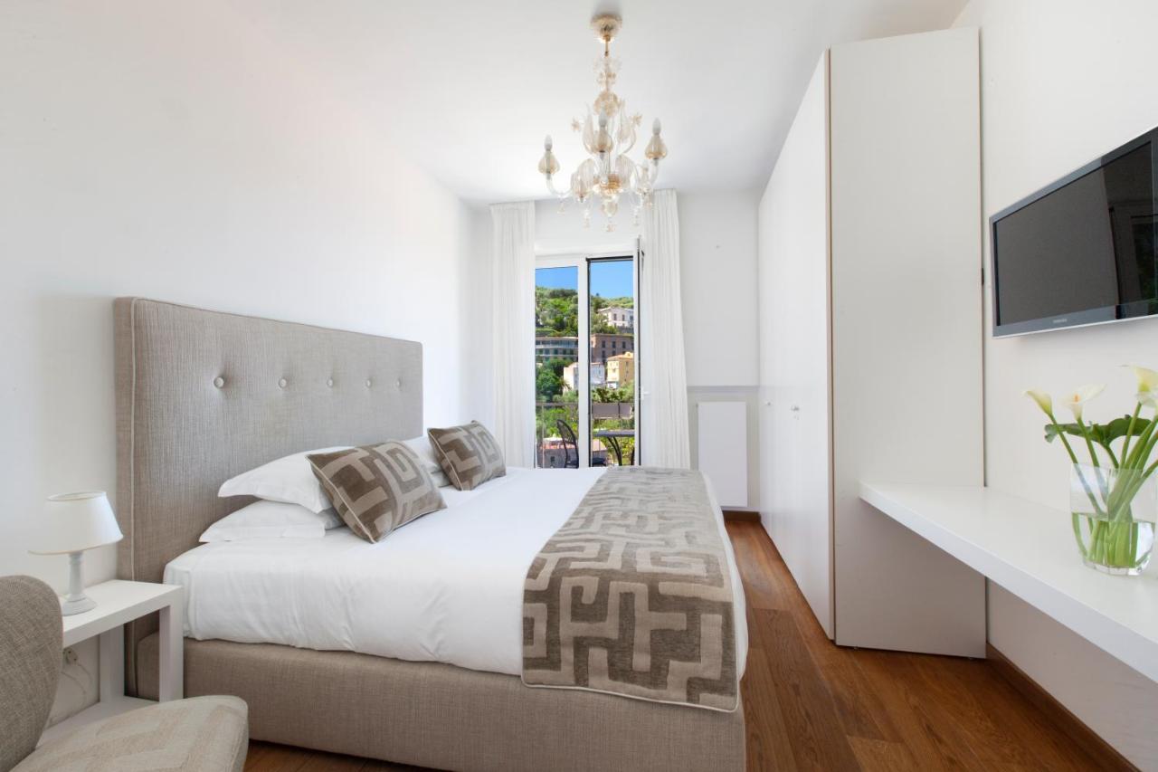 Sorrentovibes - Luxury Home Sea View & Jacuzzi In Sorrento Centre Екстер'єр фото